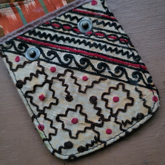 🌎👽 Free People Boho Embroidered Repurposed vtg banjara hippie Wallet card case - Picture 6 of 16